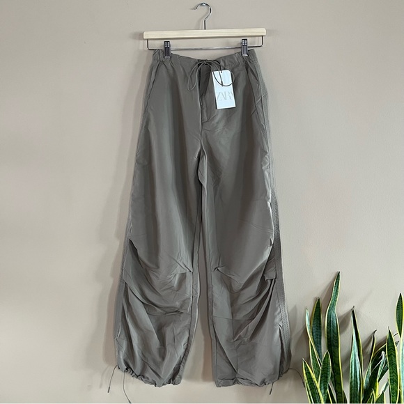 Zara Pants - NWT ZARA Mid Rise Parachute Pants Gray Taupe XS